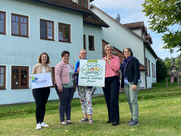 Natur im Garten Plakette - Übergabe Volksschule